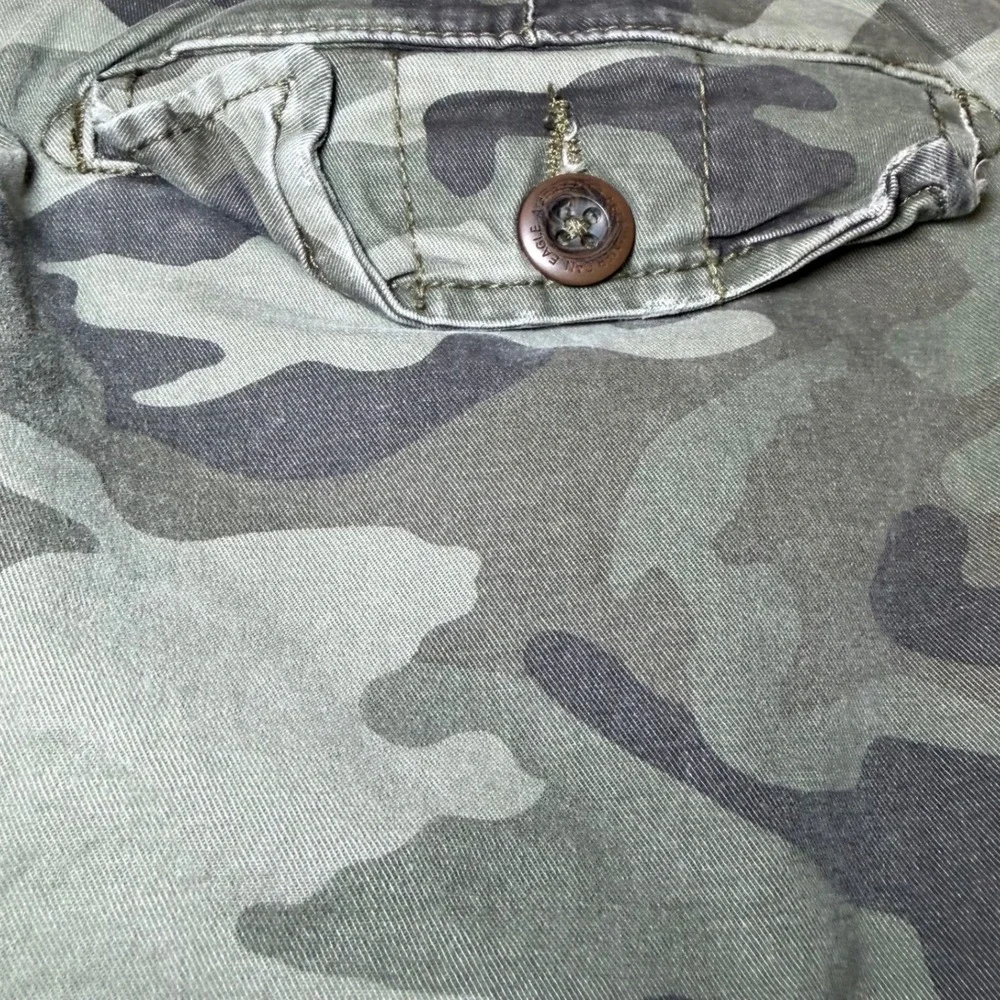American Eagle Mens Size 31 Next Level Flex Camo Cargo Shorts Classic Stretch